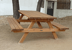 table de pique-nique en bois
