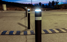 installazione di dissuasori solari a led a-blen eco tornillo