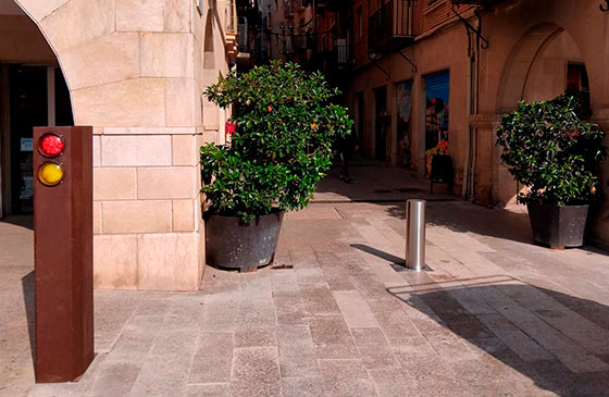 oslo automatic bollard in stainless steel installed